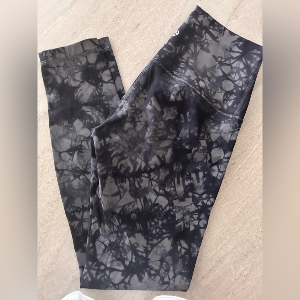 Women’s workout tights.